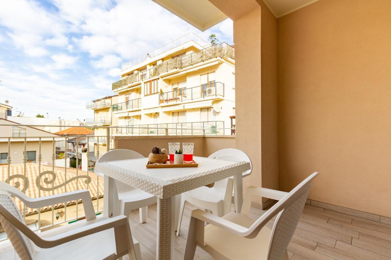 Giada 1P - Palazzina Laura Myho Casa Apartment Tortoreto Екстериор снимка